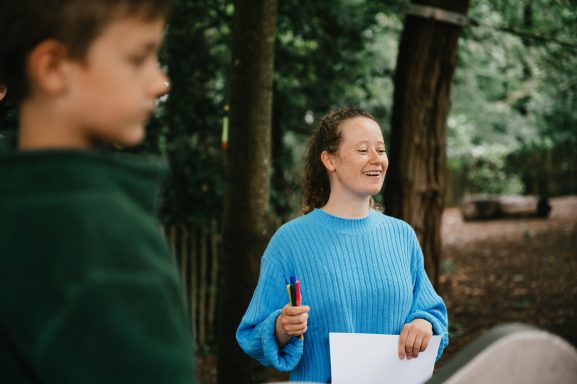 Toveren met licht (Testfase). 8+. Vandaag gaan we ontdekken wat er gebeurd als we licht op en door verschillende materialen schijnen.