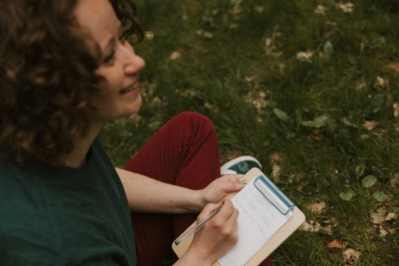 Rijmen lijmen (Testfase). 4+/8+. Een kinderboek, een liedje of schrijven in je dagboek in rijm; leuk, maar hoe doe je dat eigenlijk?